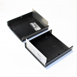 Plastik kabinet 17x15x6 cm - Du kan finde et bredt udvalg af forskellige kasser og kabinetter online på discosupport.dk NEMT HUR