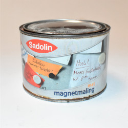BILLIGT! Sadolin Magnetmaling - grå - vandbaseret - 0,5 Liter - hos Disco Support
