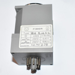 Fiber R15 5.12.04 Mekanisk Timer Relæ 0-6Tim - 11-pol Plug-In - 230V - discosupport.dk