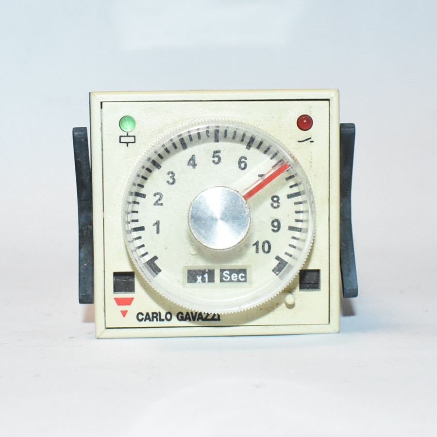 Carlo Gavazzi AAM C D23 timer relæ 230V - 11-pol plug-in - styrespænding 24V AC - discosupport.dk