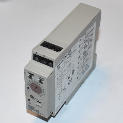 OMRON H3DE-M1 MULTIFUNCTION TIME DELAY RELAY 0.1S-120H 24-230V - discosupport.dk