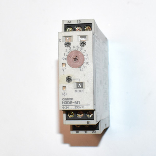 OMRON H3DE-M1 MULTIFUNCTION TIME DELAY RELAY 0.1S-120H 24-230V - discosupport.dk