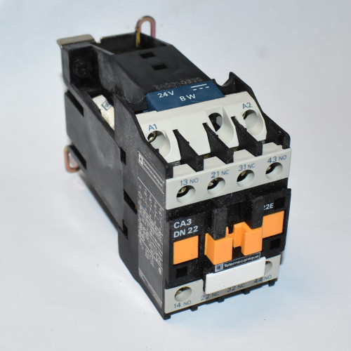 Telemecanique kontaktor CA3 DN22 - 24V Spole - 2x NO + 2x NC - discosupport.dk