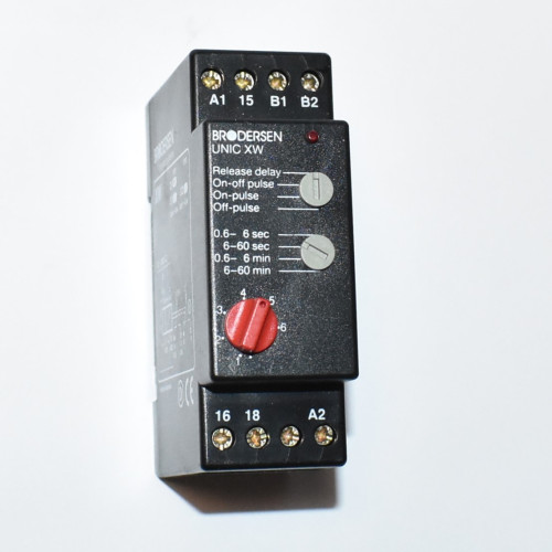 Brodersen UNIC XW SPDT D1 Multi Function Timer Relay til DIN-skinne - discosupport.dk